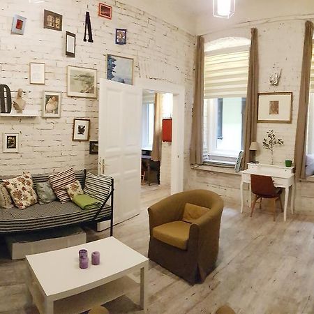 Bpr Wolf Apartment With Terrace Budapest Extérieur photo