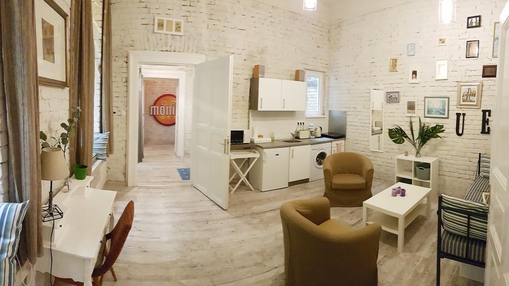 Bpr Wolf Apartment With Terrace Budapest Extérieur photo
