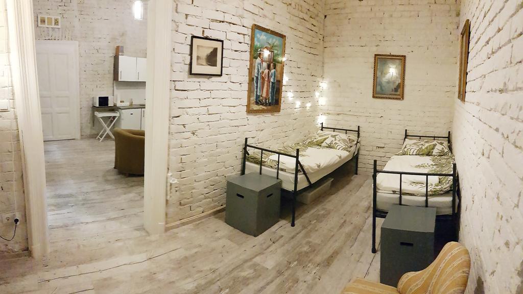 Bpr Wolf Apartment With Terrace Budapest Extérieur photo