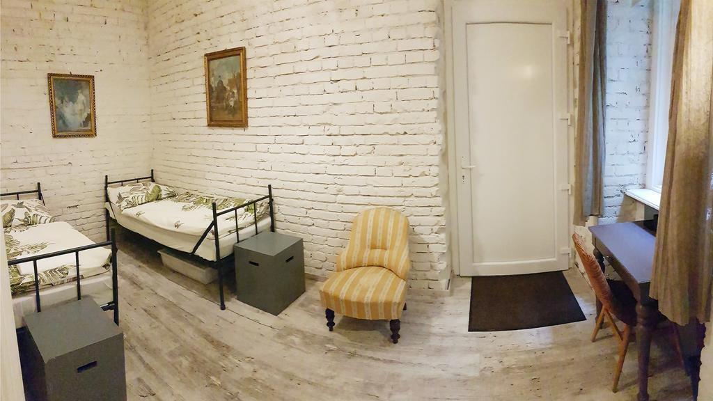 Bpr Wolf Apartment With Terrace Budapest Extérieur photo